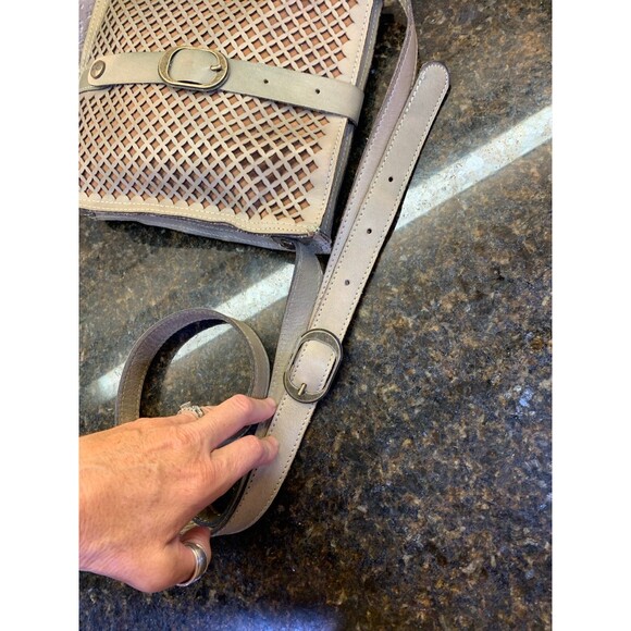 Patricia Nash Leather Crossbody Medallion Bag Boho Southwestern Like New - Picture 6 of 8